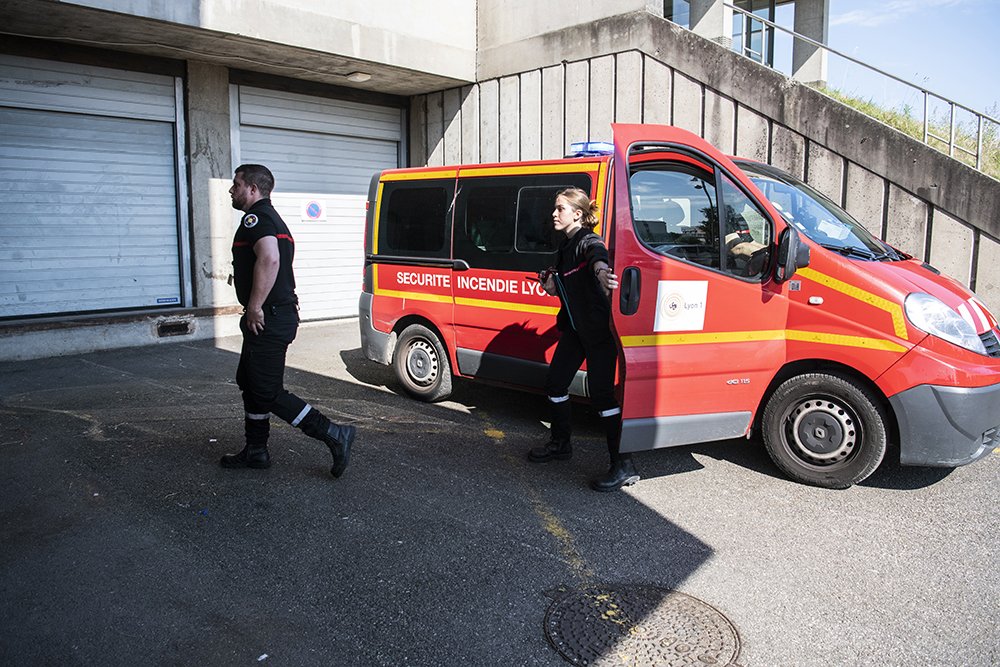 Arriv��e des agents du PC S��curit��
